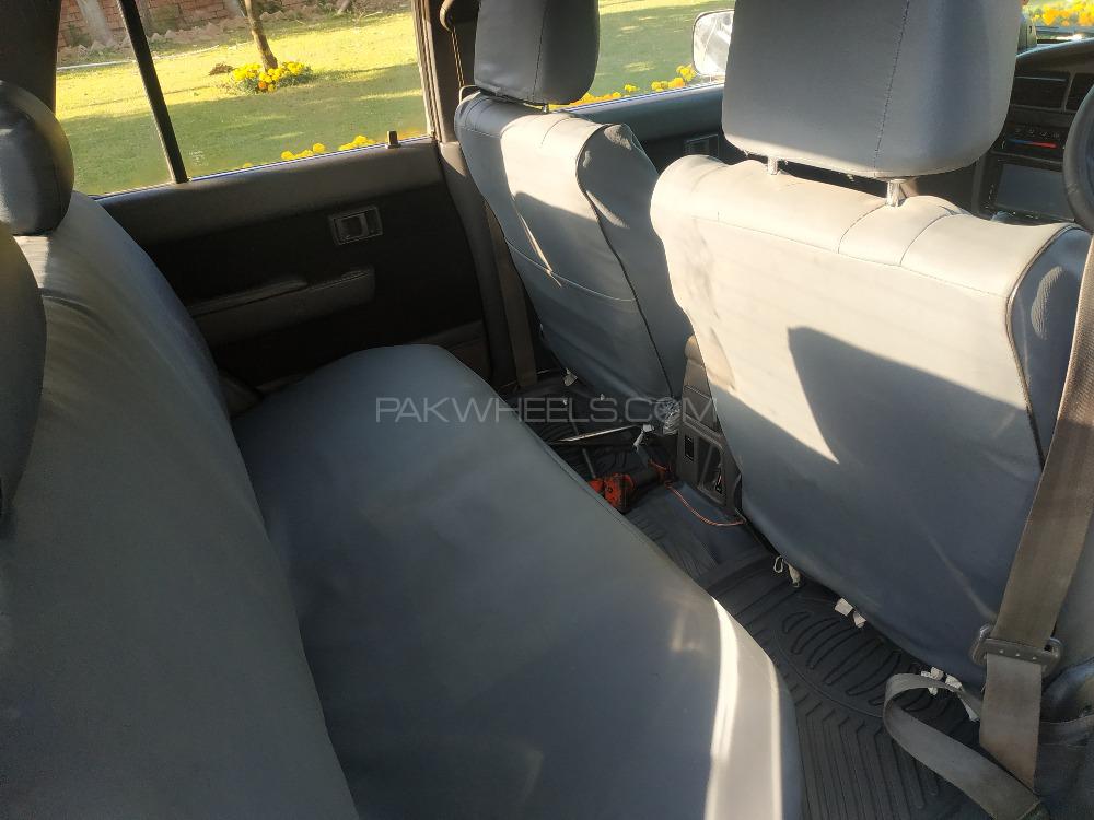 Toyota Hilux 2006 for Sale in Rawalpindi Toyota Hilux 2006 for Sale in Rawalpindi Image-4