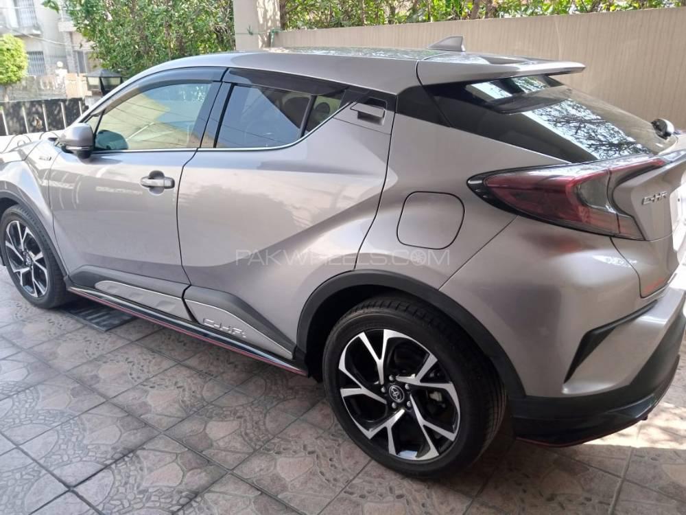 Toyota C-HR 2016 for Sale in Lahore Toyota C-HR 2016 for Sale in Lahore Image-3