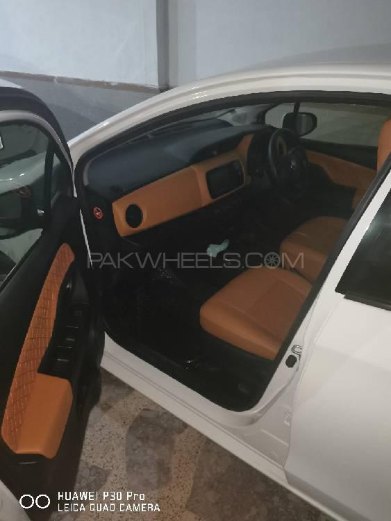 Toyota Vitz 2017 for Sale in Peshawar Image-1
