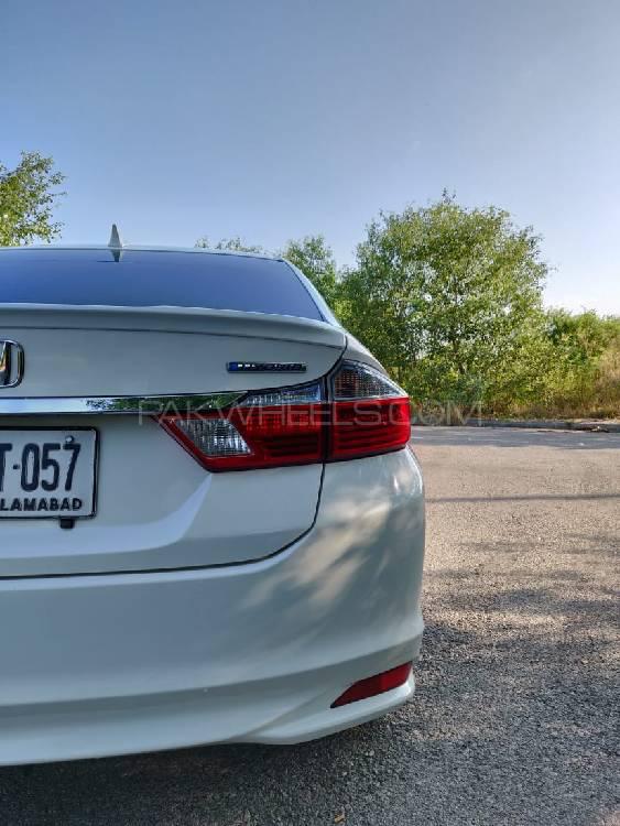 Honda Grace Hybrid 2015 for Sale in Islamabad Honda Grace Hybrid 2015 for Sale in Islamabad Image-6