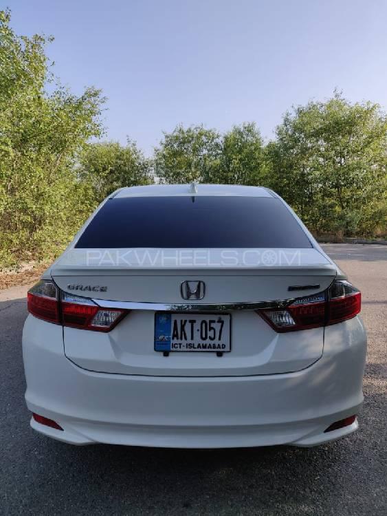 Honda Grace Hybrid 2015 for Sale in Islamabad Honda Grace Hybrid 2015 for Sale in Islamabad Image-4