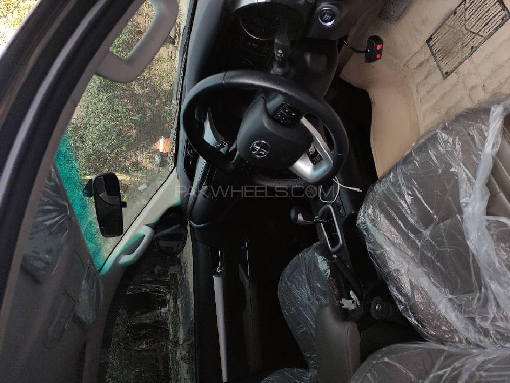Toyota Hilux 2020 for Sale in Peshawar Toyota Hilux 2020 for Sale in Peshawar Image-4