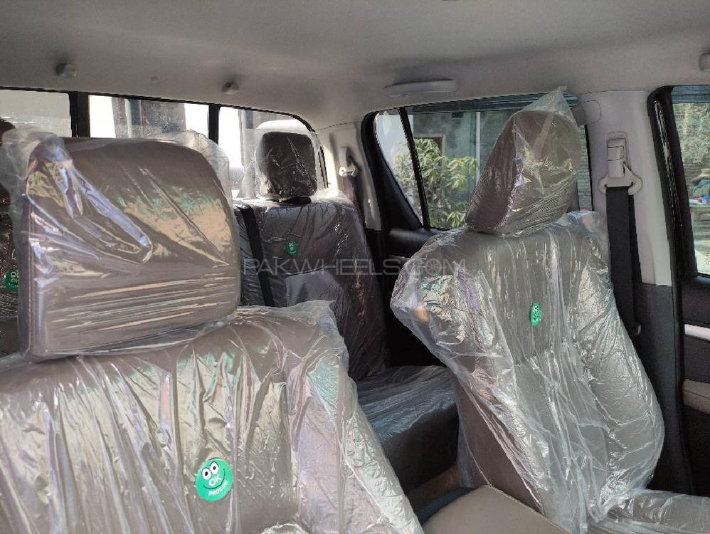 Toyota Hilux 2020 for Sale in Peshawar Toyota Hilux 2020 for Sale in Peshawar Image-7