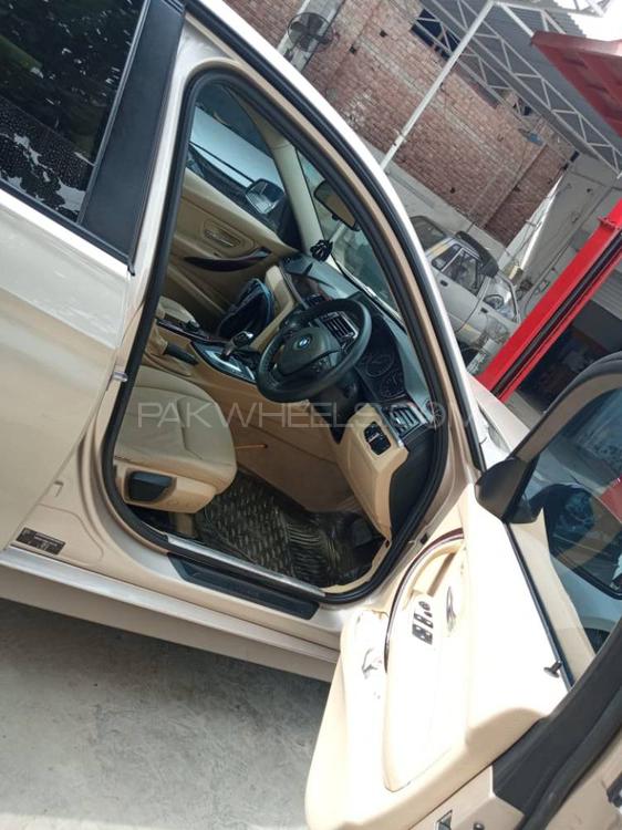 BMW 3 Series 2015 for Sale in Lahore BMW 3 Series 2015 for Sale in Lahore Image-8