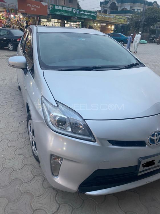 Toyota Prius 2014 for Sale in Peshawar Toyota Prius 2014 for Sale in Peshawar Image-2