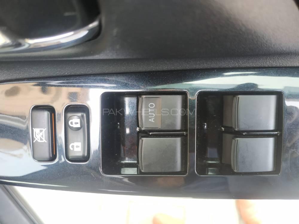 Toyota Vitz 2018 for Sale in Lahore Toyota Vitz 2018 for Sale in Lahore Image-17