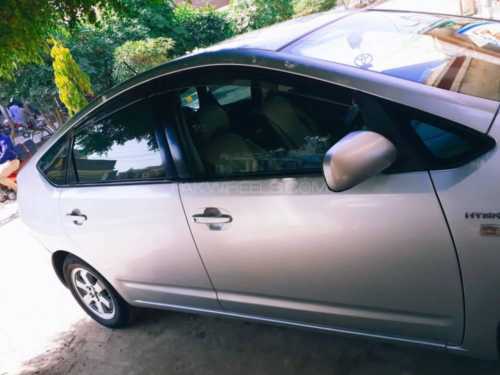 Toyota Prius 2010 for Sale in Peshawar Toyota Prius 2010 for Sale in Peshawar Image-3