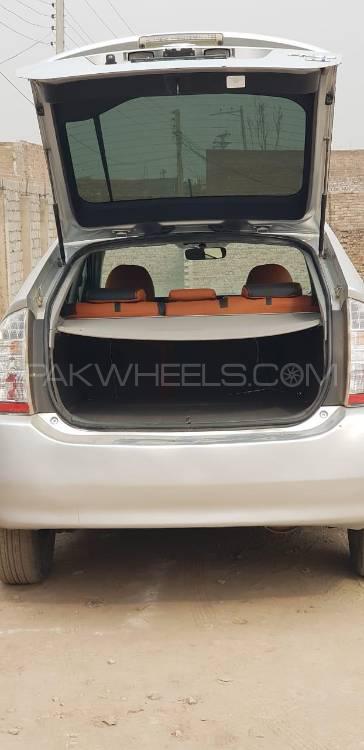 Toyota Prius 2010 for Sale in Peshawar Toyota Prius 2010 for Sale in Peshawar Image-15