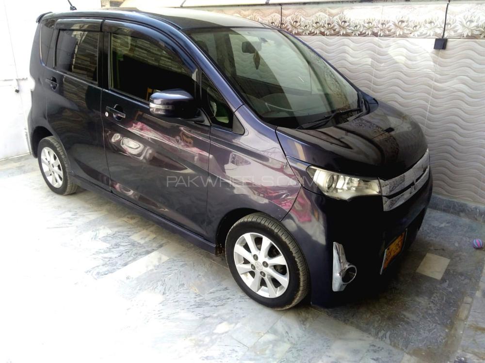 مٹسوبیشی ای کے کسٹم 2014 for Sale in کراچی مٹسوبیشی ای کے کسٹم 2014 for Sale in کراچی Image-3