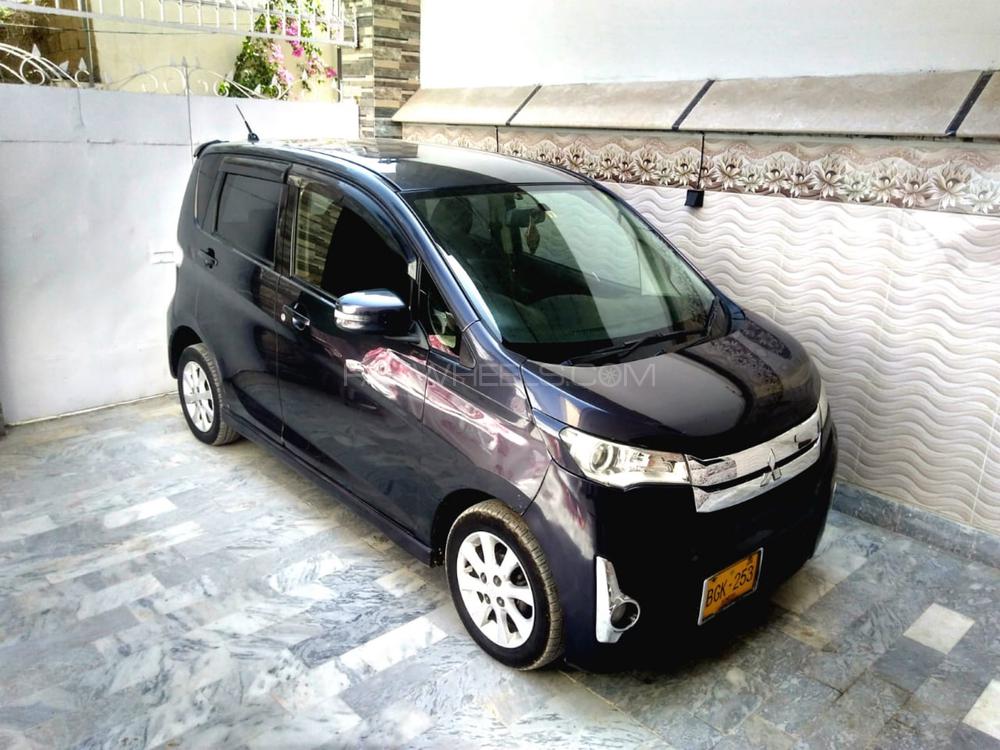 مٹسوبیشی ای کے کسٹم 2014 for Sale in کراچی مٹسوبیشی ای کے کسٹم 2014 for Sale in کراچی Image-6