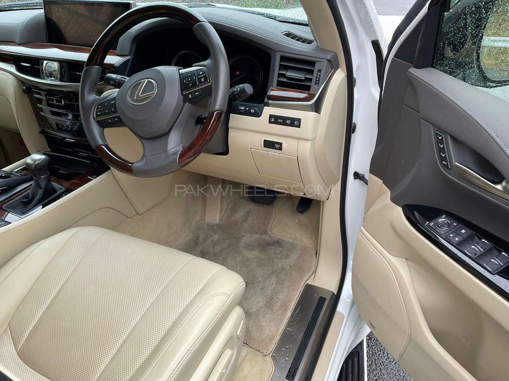 Lexus LX Series 2016 for Sale in Karachi Lexus LX Series 2016 for Sale in Karachi Image-4