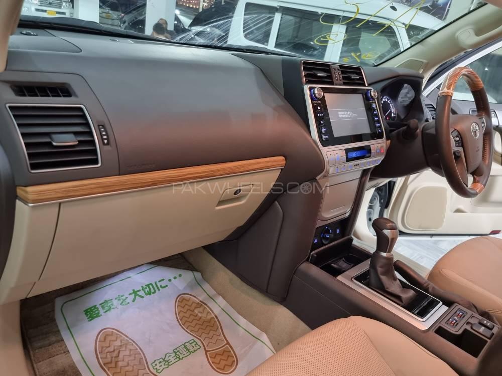 Toyota Prado 2017 for Sale in Karachi Toyota Prado 2017 for Sale in Karachi Image-8