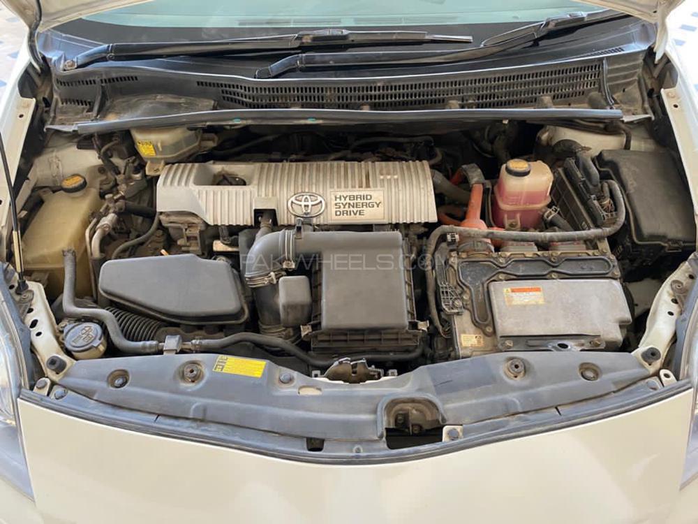 Toyota Prius 2011 for Sale in Karachi Toyota Prius 2011 for Sale in Karachi Image-5