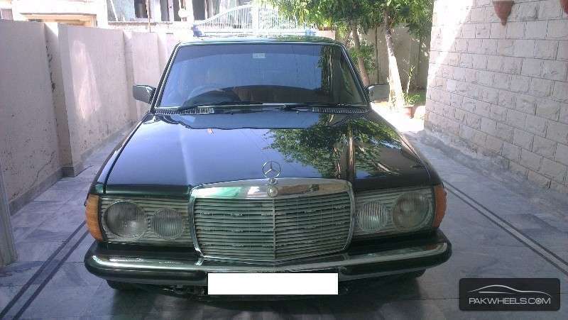 Mercedes Benz D Series 1977 for Sale in Islamabad Image-1
