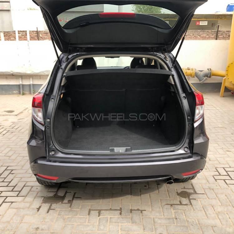 Honda Vezel 2015 for Sale in Lahore Honda Vezel 2015 for Sale in Lahore Image-16