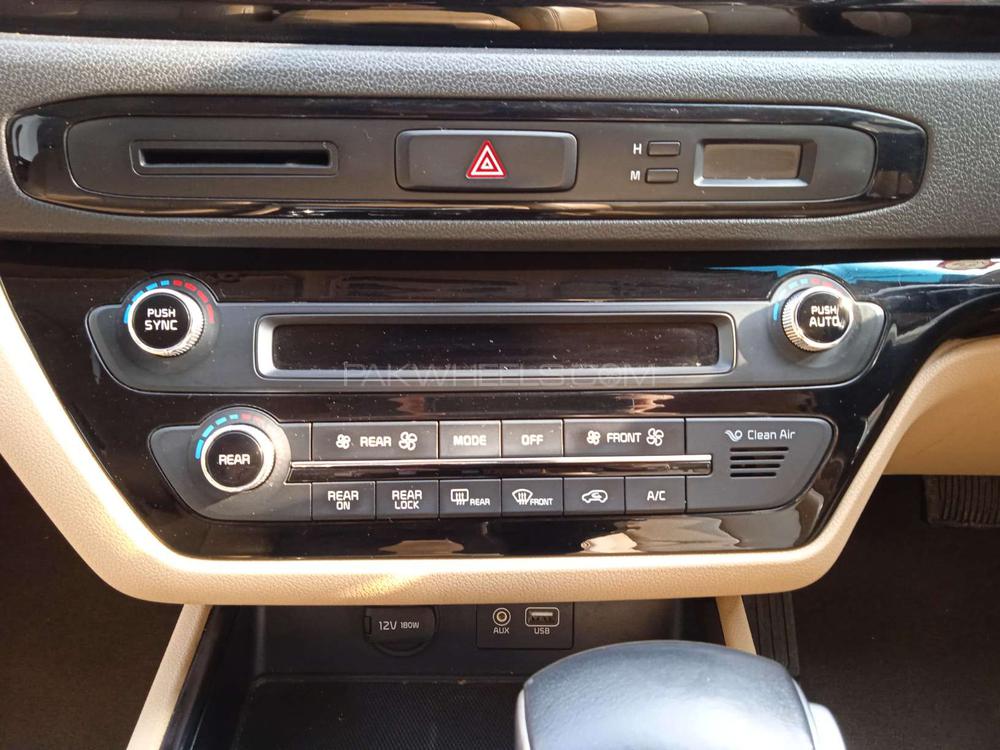 کِیا کارنیول 2018 for Sale in فیصل آباد کِیا کارنیول 2018 for Sale in فیصل آباد Image-11