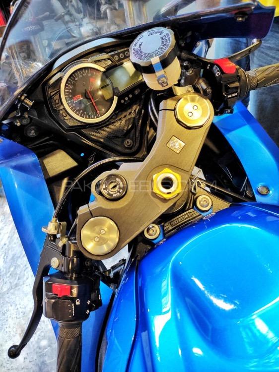سوزوکی GSX-R600 - 2015  Image-1