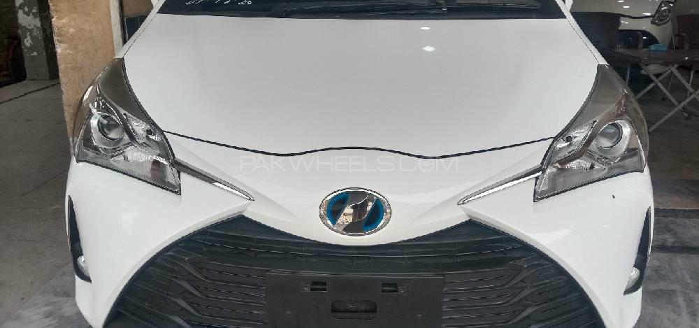 Toyota Vitz 2017 for Sale in Peshawar Image-1
