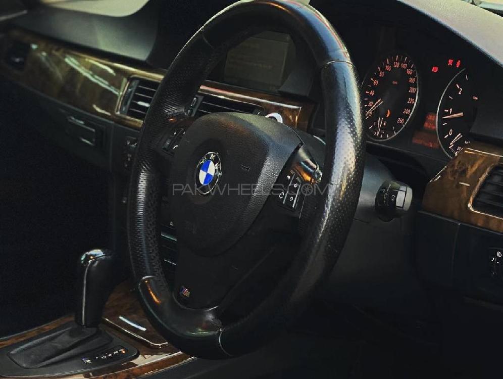 بی ایم ڈبلیو 3 سیریز 2006 for Sale in پشاور بی ایم ڈبلیو 3 سیریز 2006 for Sale in پشاور Image-6
