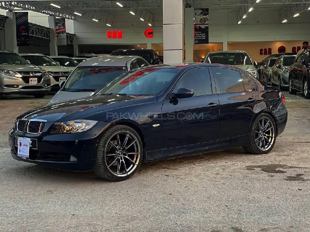 بی ایم ڈبلیو 3 سیریز 2006 for Sale in پشاور بی ایم ڈبلیو 3 سیریز 2006 for Sale in پشاور Image-4