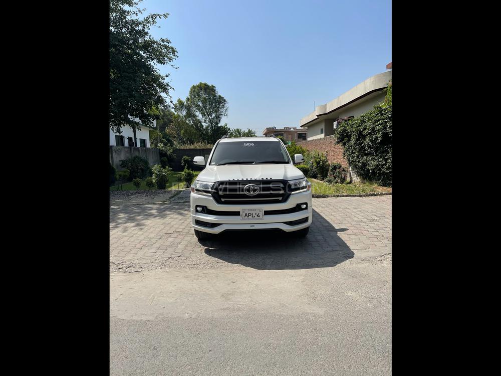 Toyota Land Cruiser 2016 for Sale in Gujranwala Toyota Land Cruiser 2016 for Sale in Gujranwala Image-4