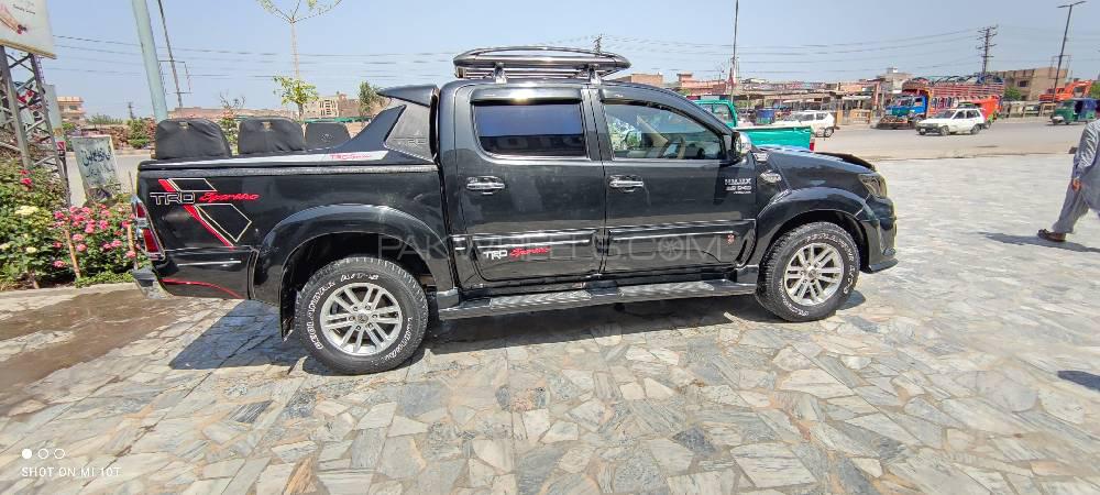 Toyota Hilux 2012 for Sale in Peshawar Toyota Hilux 2012 for Sale in Peshawar Image-6