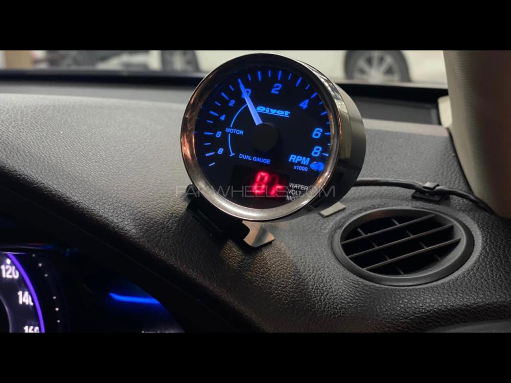 Honda Vezel 2015 for Sale in Peshawar Honda Vezel 2015 for Sale in Peshawar Image-4
