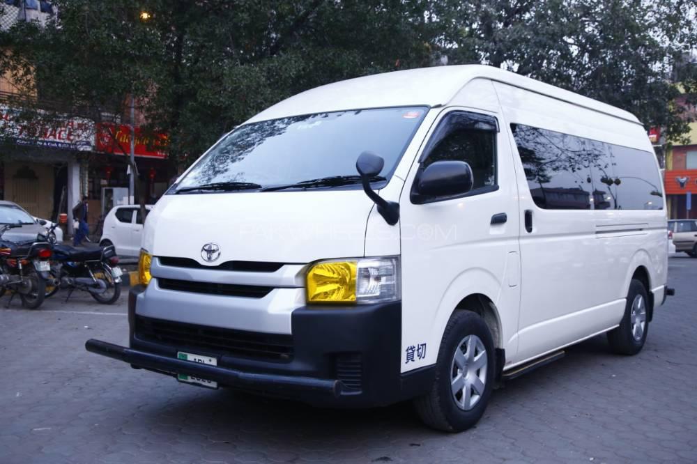 Toyota hiace 2016