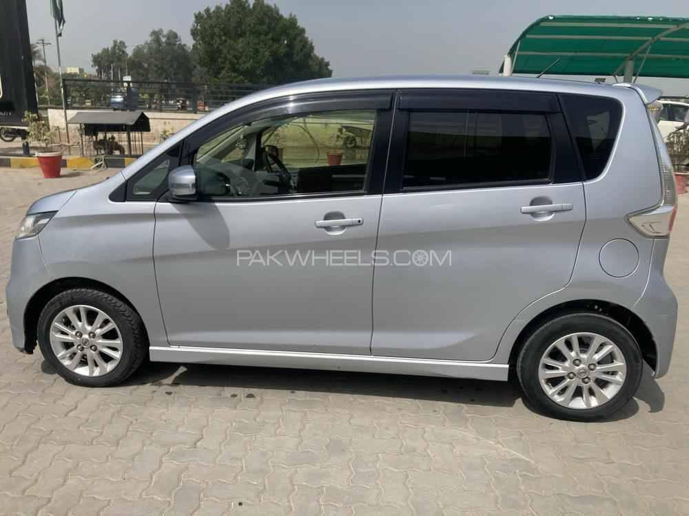 Nissan Dayz Highway Star 2017 for Sale in Gujrat Nissan Dayz Highway Star 2017 for Sale in Gujrat Image-4