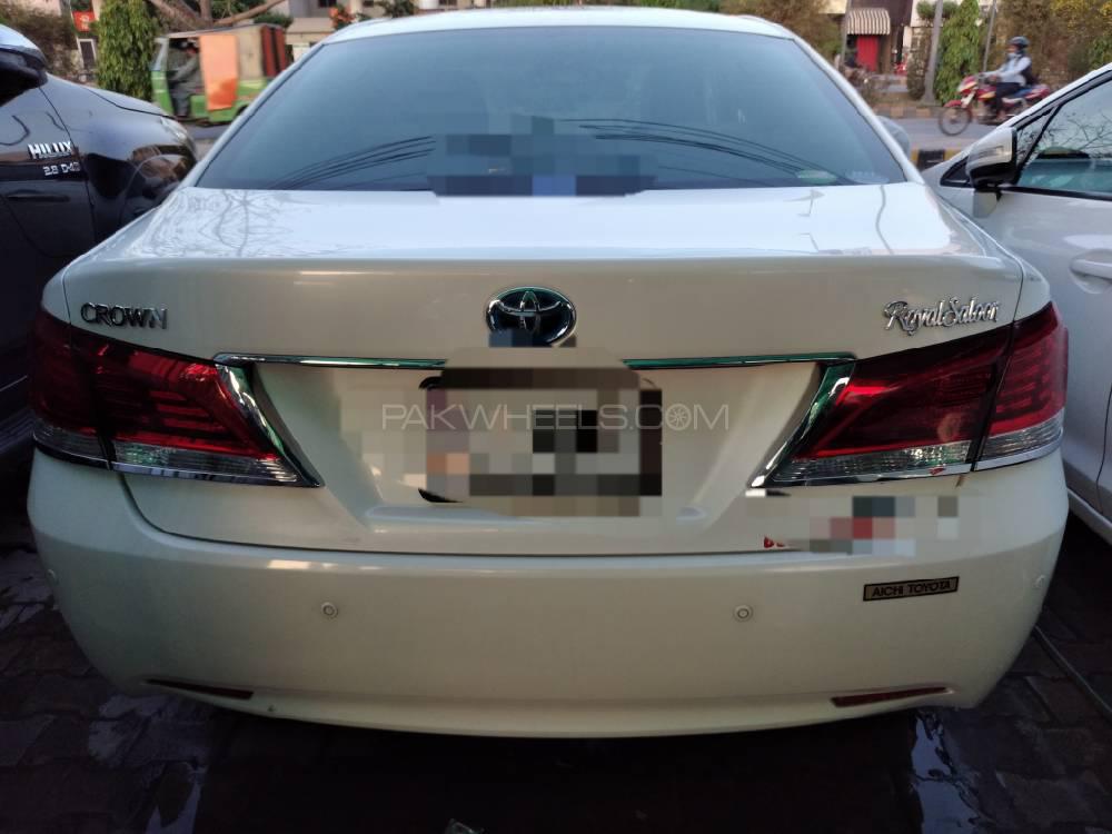 ٹویوٹا کراؤن 2014 for Sale in لاہور ٹویوٹا کراؤن 2014 for Sale in لاہور Image-3
