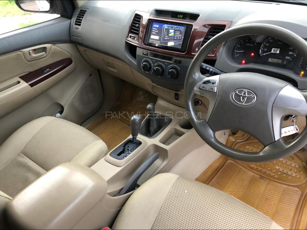 ٹویوٹا ہائیلکس 2013 for Sale in گجرات ٹویوٹا ہائیلکس 2013 for Sale in گجرات Image-7