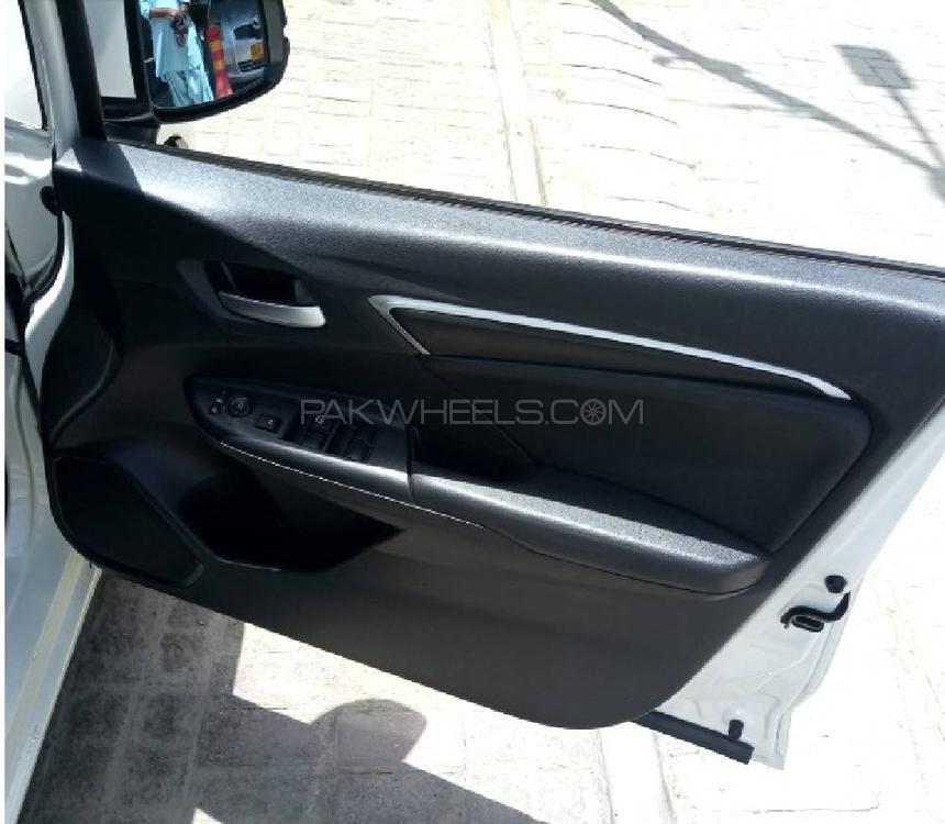 ہونڈا فٹ 2017 for Sale in کراچی ہونڈا فٹ 2017 for Sale in کراچی Image-8