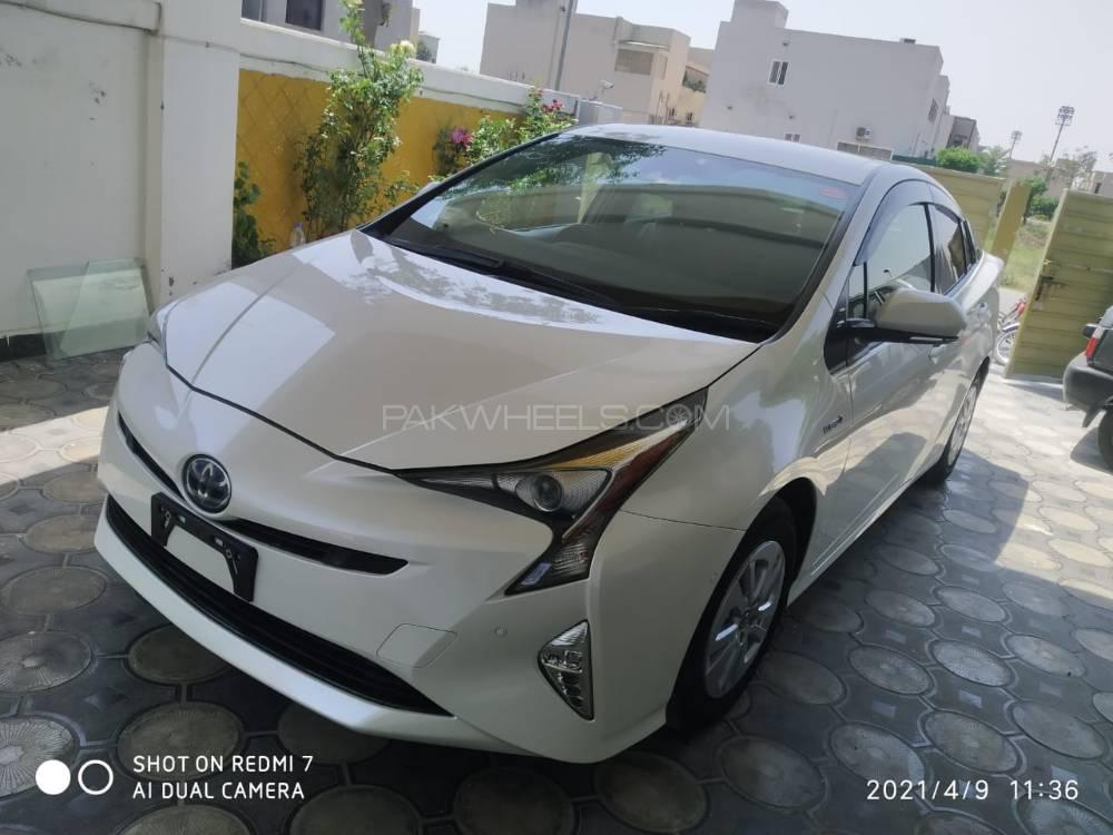 ٹویوٹا پریوس 2018 for Sale in لاہور ٹویوٹا پریوس 2018 for Sale in لاہور Image-3