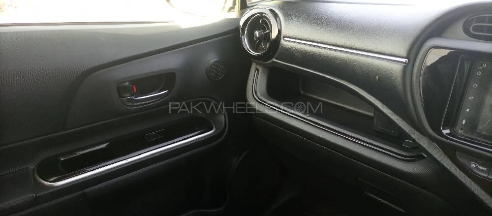 Toyota Aqua 2015 for Sale in Peshawar Toyota Aqua 2015 for Sale in Peshawar Image-9