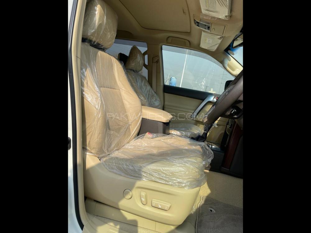 ٹویوٹا پراڈو 2015 for Sale in پشاور ٹویوٹا پراڈو 2015 for Sale in پشاور Image-4