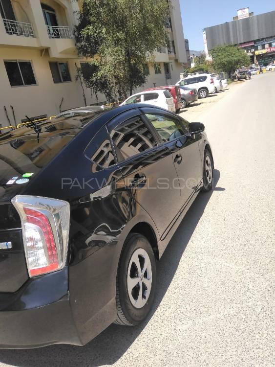 Toyota Prius 2013 for Sale in Islamabad Image-1