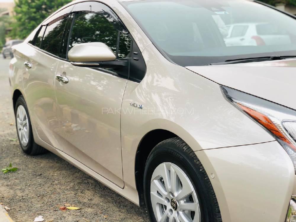 Toyota Prius 2016 for Sale in Lahore Toyota Prius 2016 for Sale in Lahore Image-2