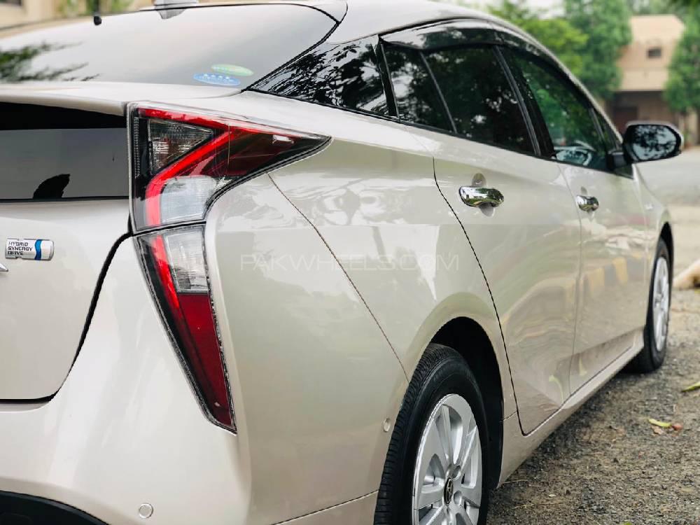 Toyota Prius 2016 for Sale in Lahore Toyota Prius 2016 for Sale in Lahore Image-9
