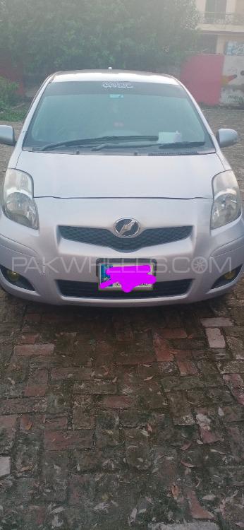 Toyota Vitz 2010 for Sale in Chiniot Image-1
