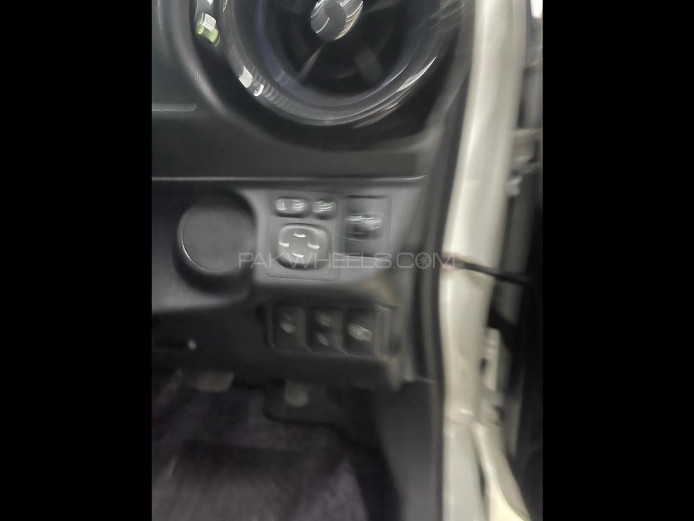 Toyota Aqua 2017 for Sale in Peshawar Toyota Aqua 2017 for Sale in Peshawar Image-10