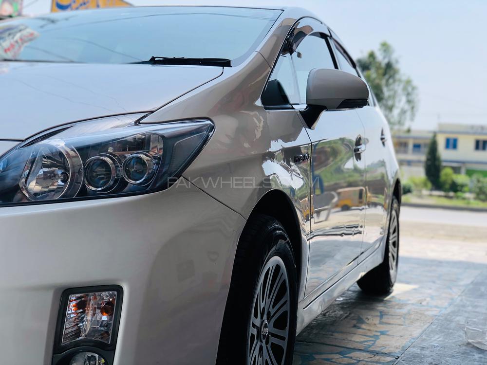 Toyota Prius 2011 for Sale in Nowshera cantt Image-1