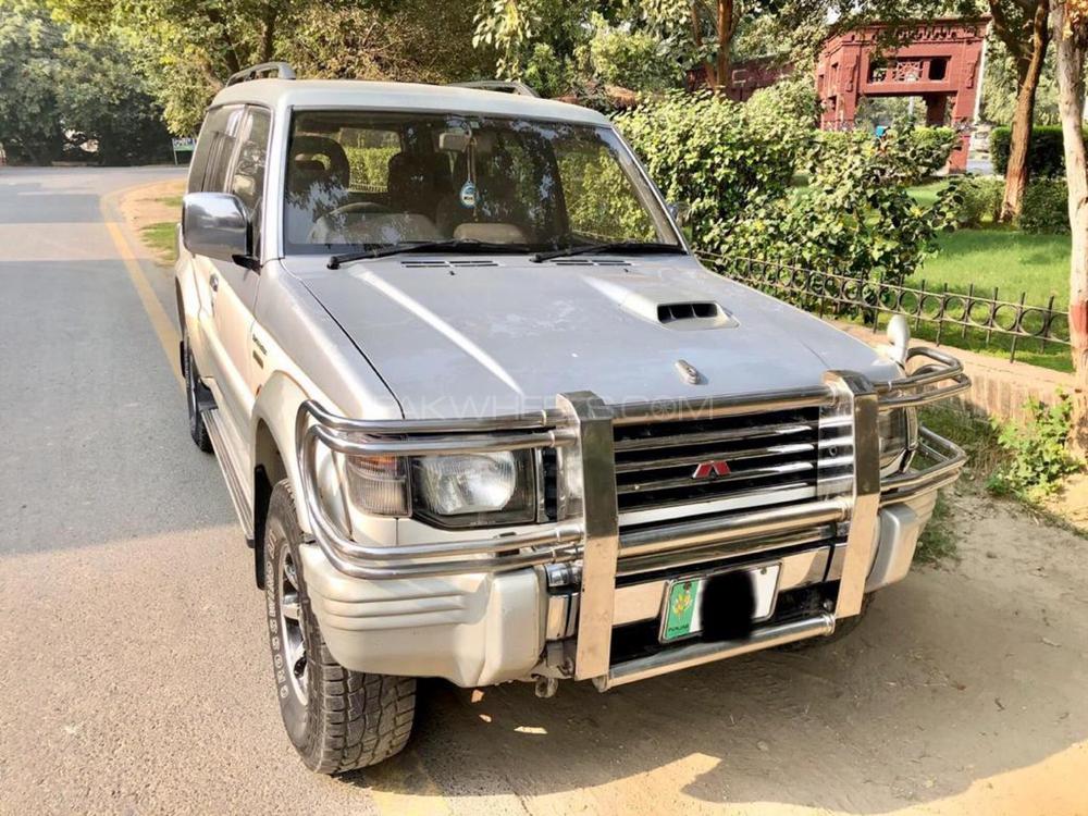 Mitsubishi Pajero 1993 for Sale in Lahore Mitsubishi Pajero 1993 for Sale in Lahore Image-2