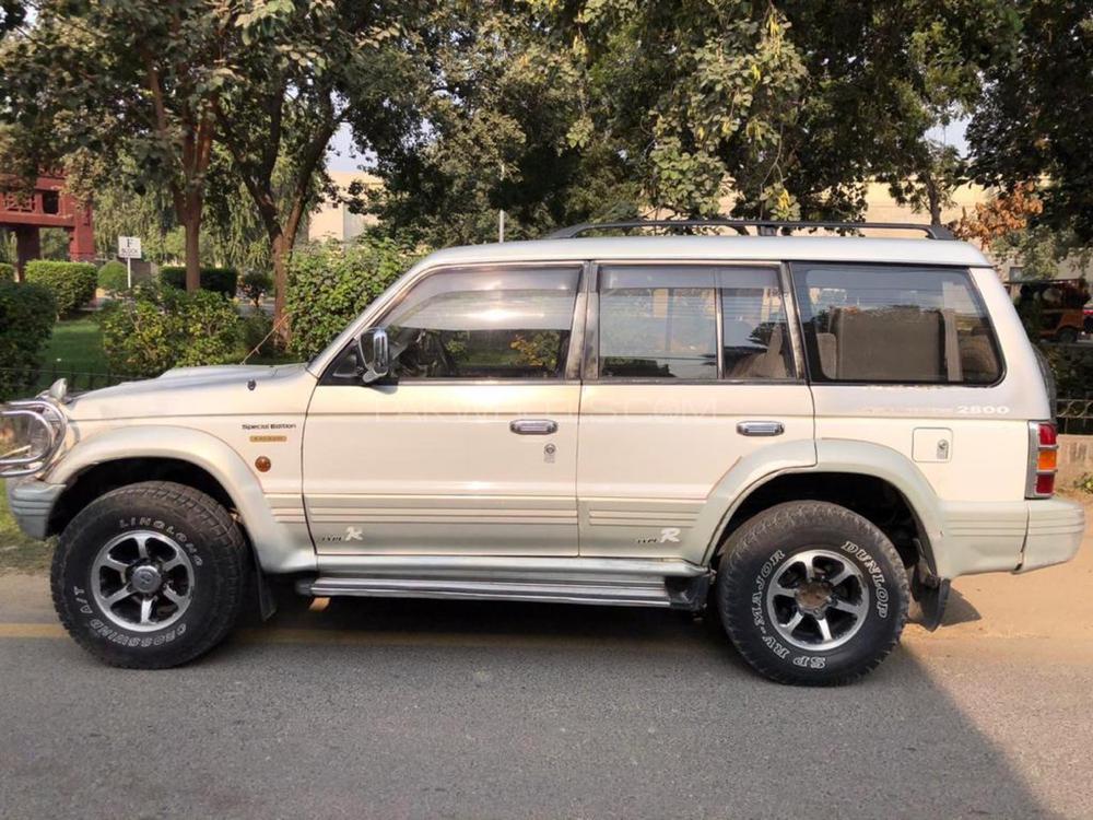 Mitsubishi Pajero 1993 for Sale in Lahore Mitsubishi Pajero 1993 for Sale in Lahore Image-4