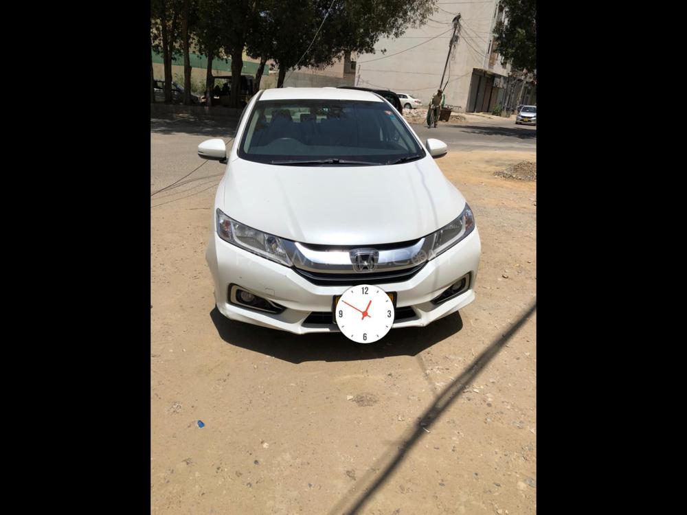 Honda Grace Hybrid 2015 for Sale in Karachi Image-1