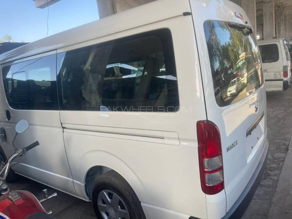 Toyota Hiace 2015 for Sale in Peshawar Toyota Hiace 2015 for Sale in Peshawar Image-3