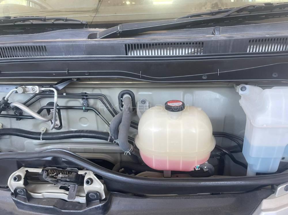 Toyota Hiace 2015 for Sale in Peshawar Toyota Hiace 2015 for Sale in Peshawar Image-4
