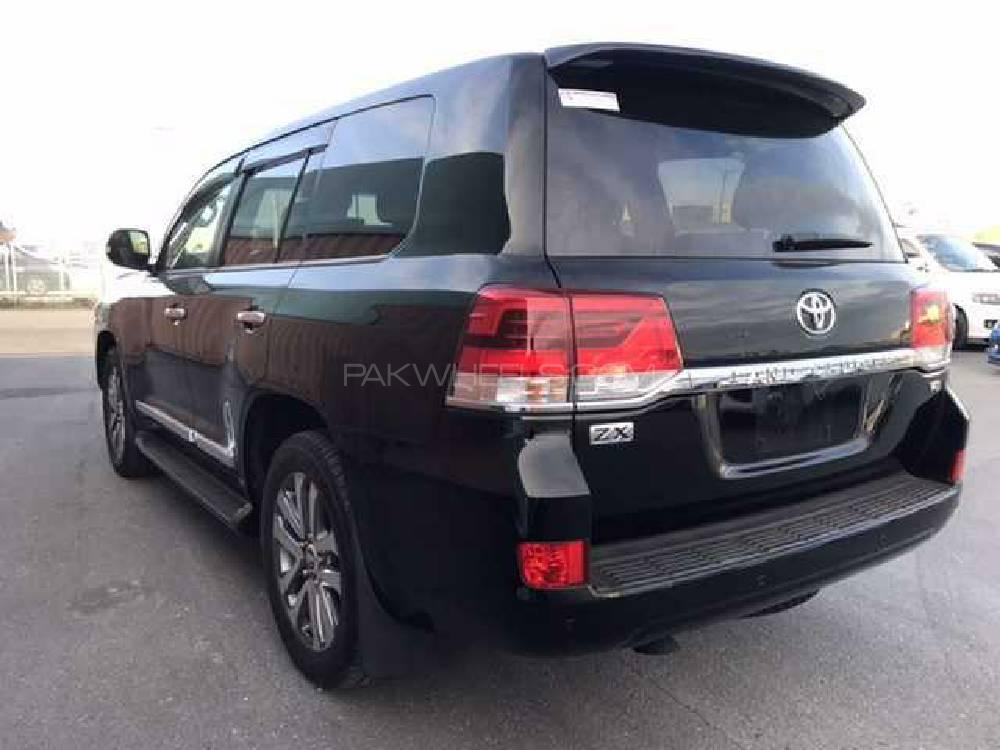 Toyota Land Cruiser 2016 for Sale in Karachi Toyota Land Cruiser 2016 for Sale in Karachi Image-4