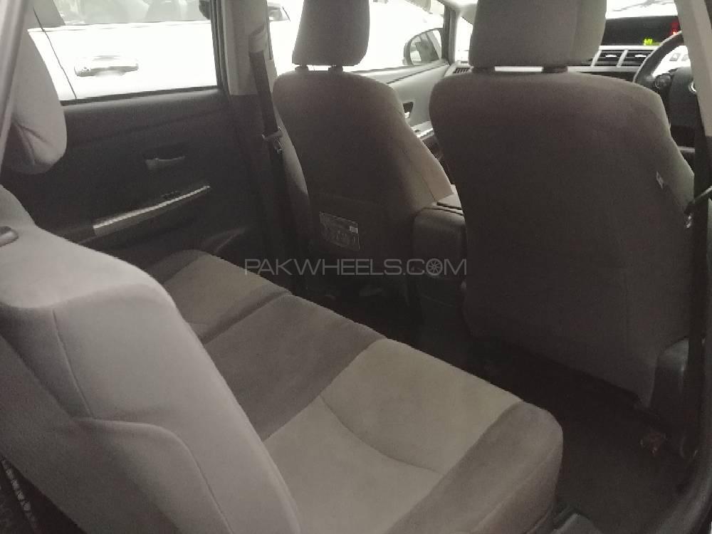 Toyota Prius Alpha 2013 for Sale in Islamabad Toyota Prius Alpha 2013 for Sale in Islamabad Image-7