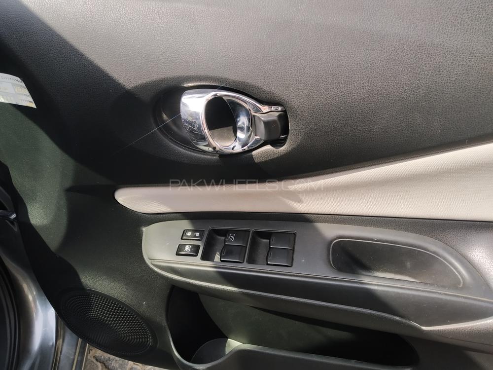Nissan Note 2017 for Sale in Lahore Nissan Note 2017 for Sale in Lahore Image-16