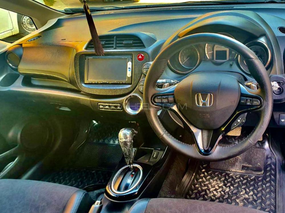 Honda Fit 2014 for Sale in Lahore Honda Fit 2014 for Sale in Lahore Image-8